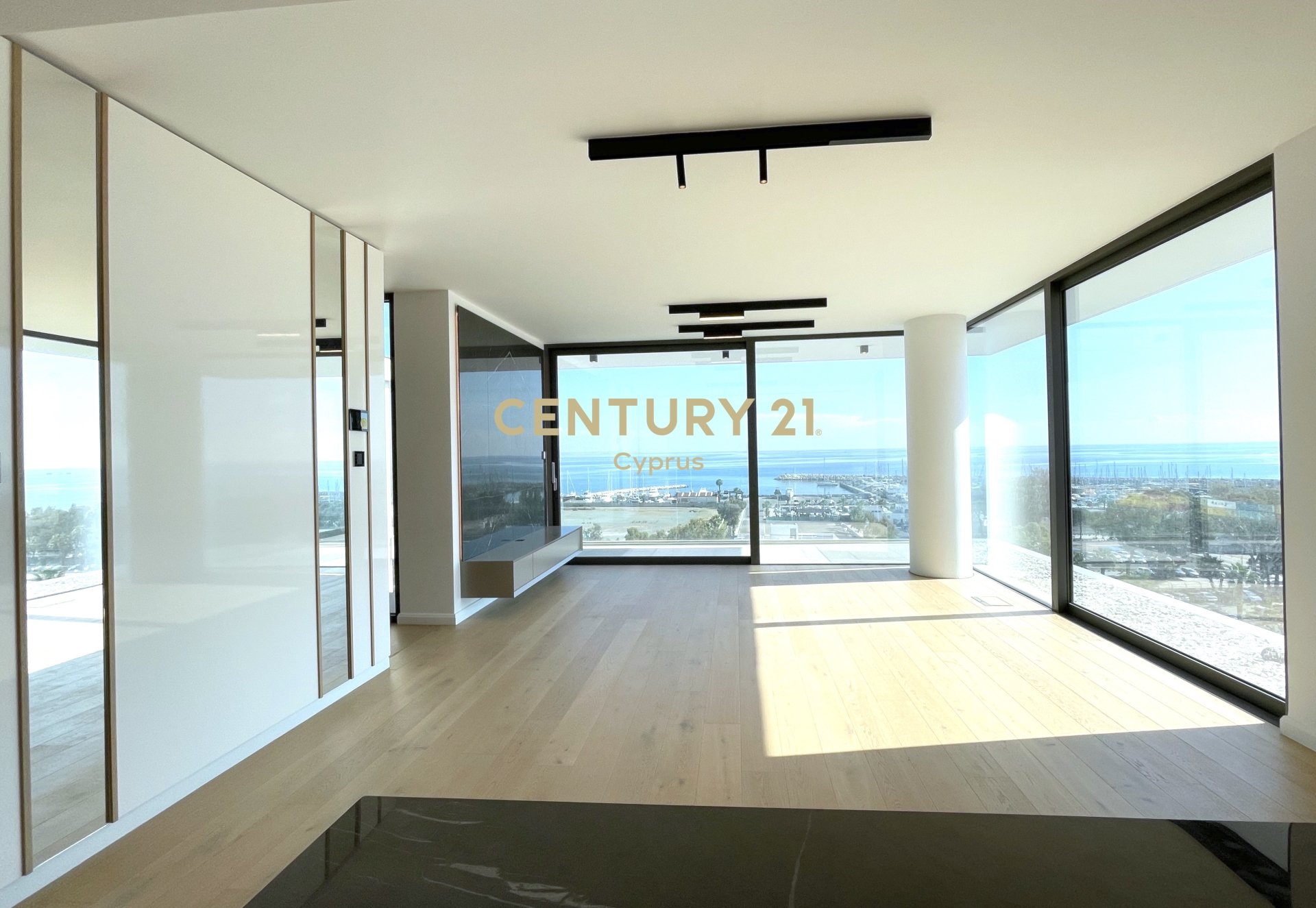 3 bedrooms Apartment in Larnaca, Larnaka, Cyprus No. 54408