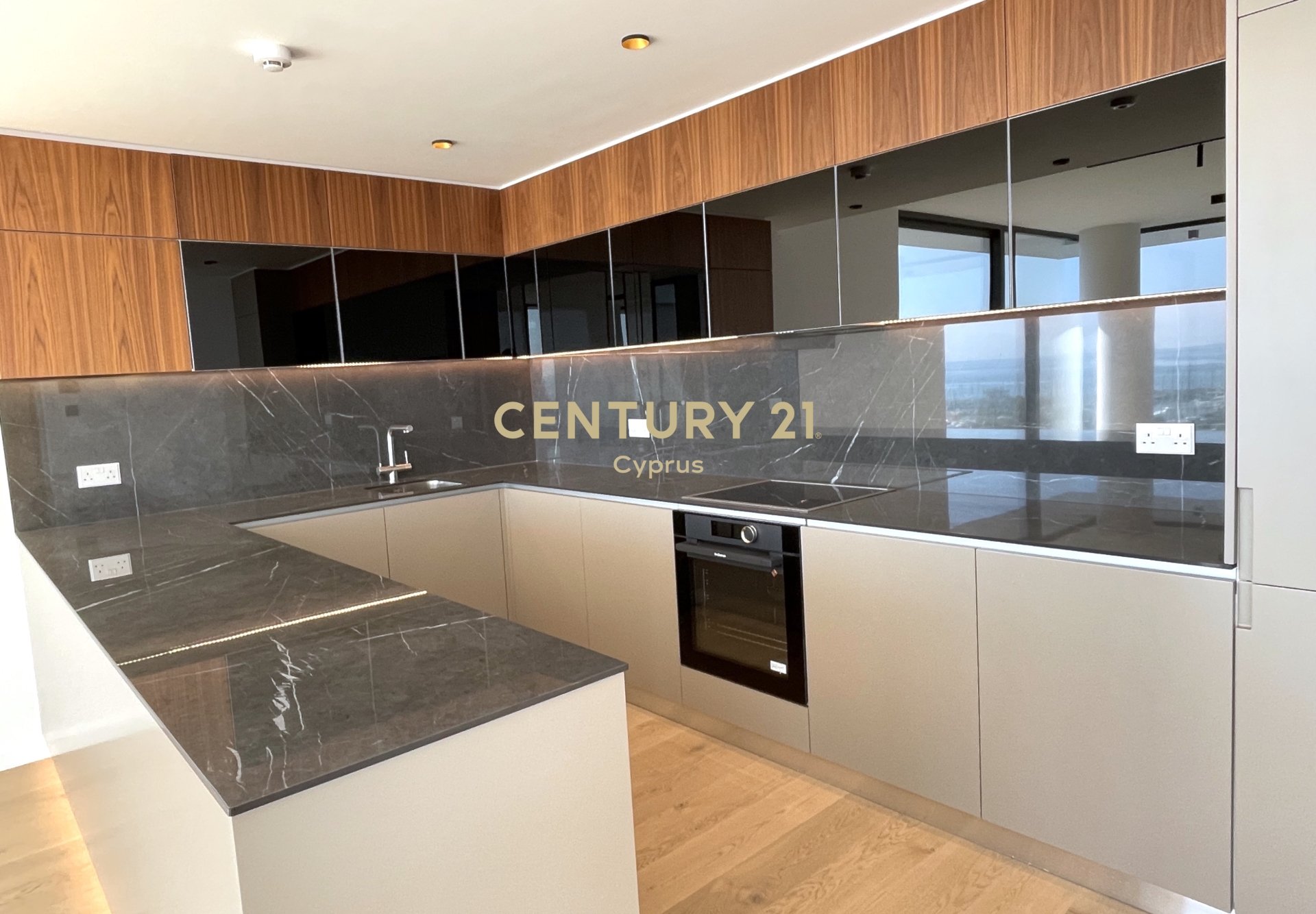 3 bedrooms Apartment in Larnaca, Larnaka, Cyprus No. 54408