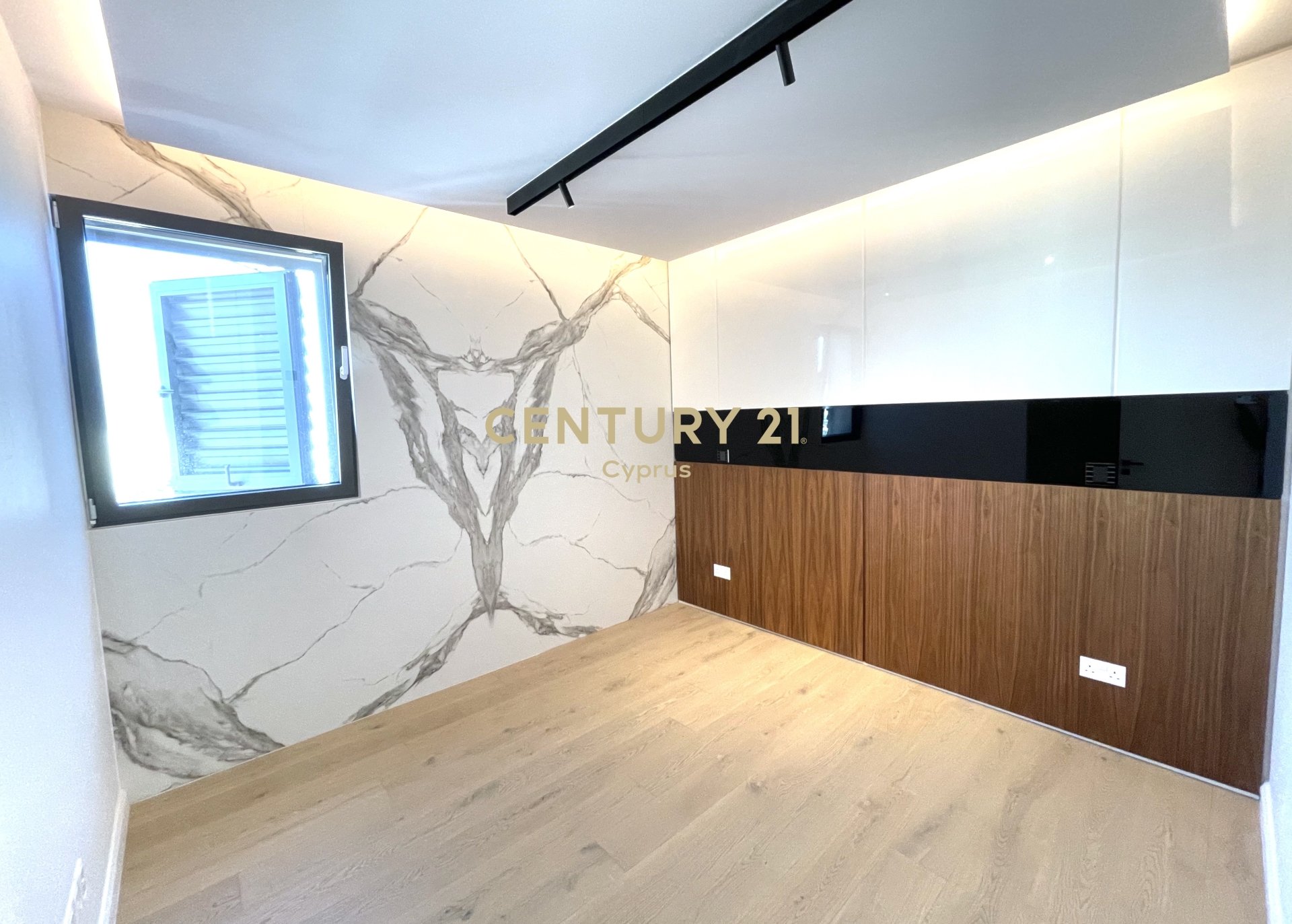 3 bedrooms Apartment in Larnaca, Larnaka, Cyprus No. 54408