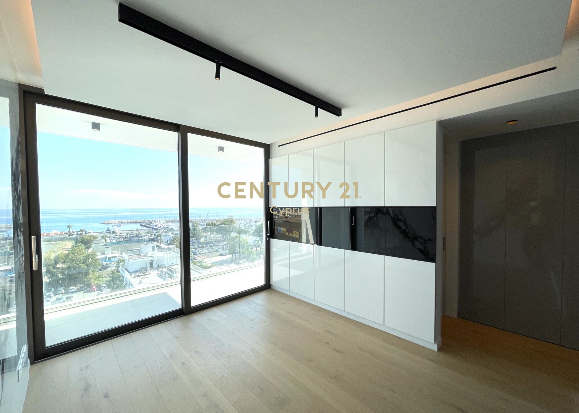 3 bedrooms Apartment in Larnaca, Larnaka, Cyprus No. 54408