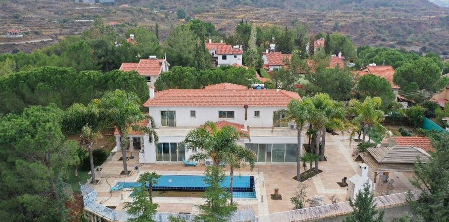 5 bedrooms Villa in Kalo Chorio, Limassol,  No. 45277