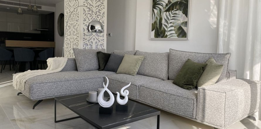 Квартира с 3 спальнями в Лимассол, Лимасол,  № 45276