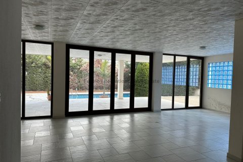 4 bedrooms Villa in Mouttagiaka, Limassol,  No. 37811 7