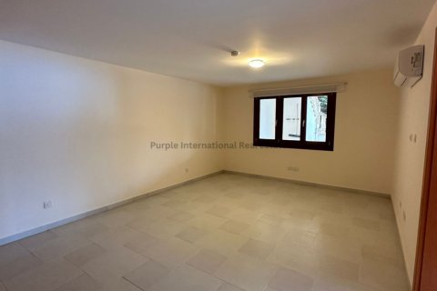 4 bedrooms Villa in Mouttagiaka, Limassol,  No. 37811 18