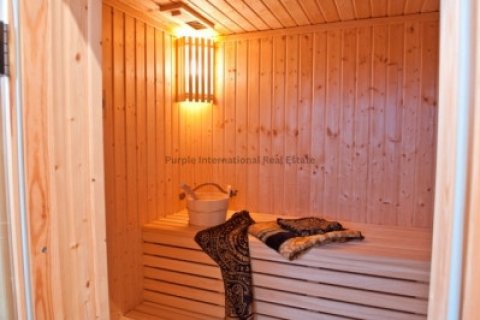 4 bedrooms Villa in Agios Tychonas, Limassol,  No. 37812 4