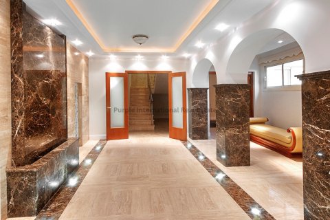 4 bedrooms Villa in Agios Tychonas, Limassol,  No. 37812 2