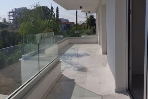 5 bedrooms Villa in Limassol, No. 46092 18