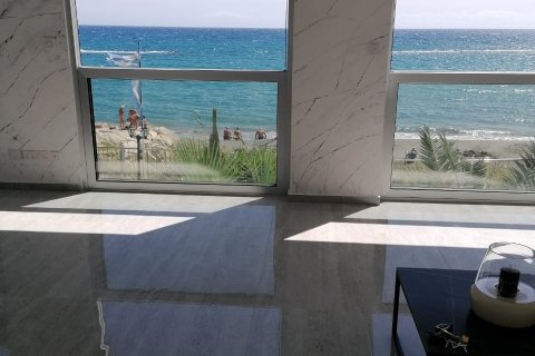 3 bedrooms Apartment in Limassol,  No. 49306 8