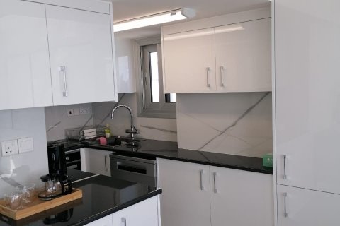 3 bedrooms Apartment in Limassol,  No. 49306 6