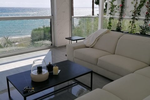3 bedrooms Apartment in Limassol,  No. 49306 18
