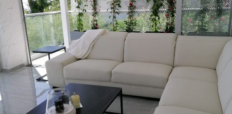 3 bedrooms Apartment in Limassol,  No. 49306