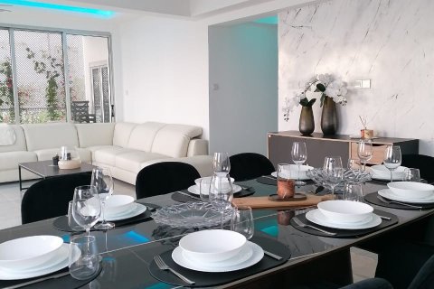 3 bedrooms Apartment in Limassol,  No. 49306 9