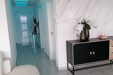 3 bedrooms Apartment in Limassol,  No. 49306 3