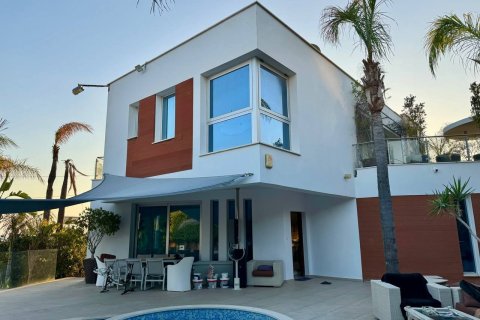 Вилла с 6 спальнями в Kalogiroi, Гермасойя, Лимасол,  № 49304 2