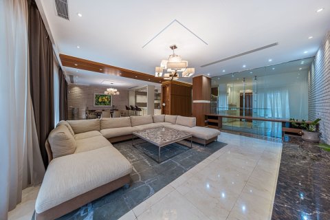 Квартира с 4 спальнями в Лимассол, Лимасол,  № 48802 3