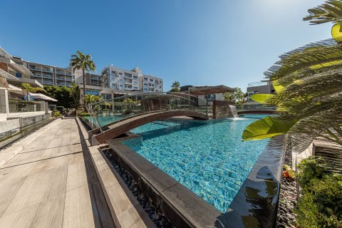 Квартира с 4 спальнями в Лимассол, Лимасол,  № 48802