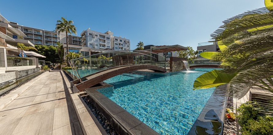 Квартира с 4 спальнями в Лимассол, Лимасол,  № 48802