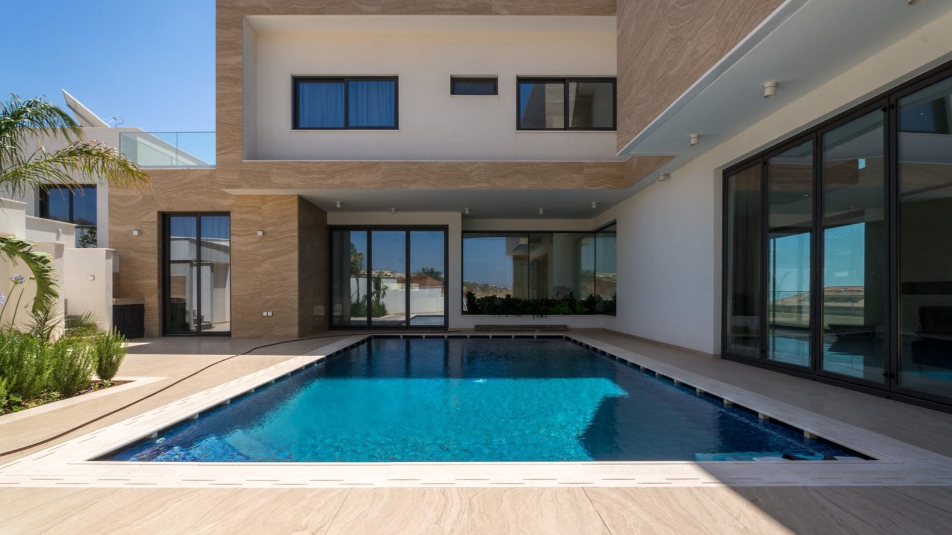 5 bedrooms Villa in Germasogeia, Limassol, Cyprus No. 26657
