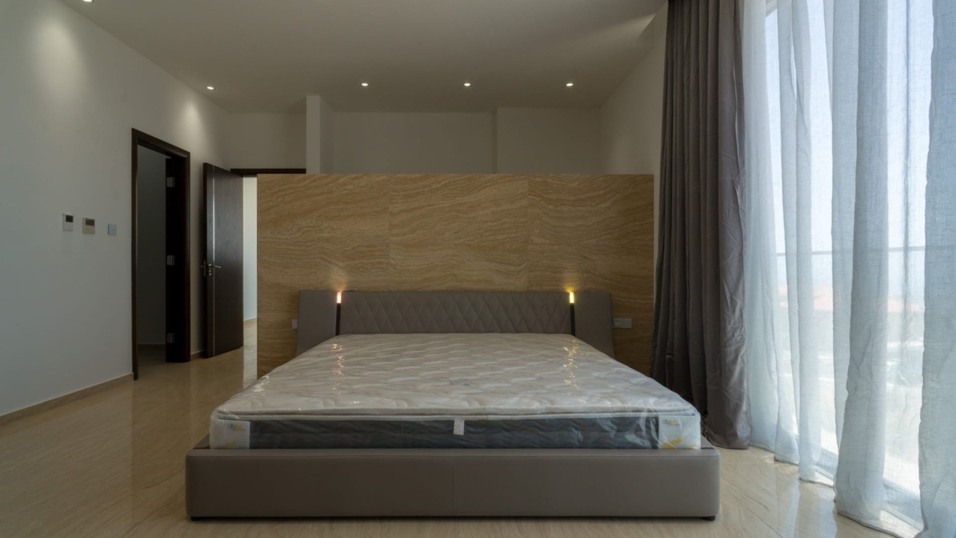5 bedrooms Villa in Germasogeia, Limassol, Cyprus No. 26657