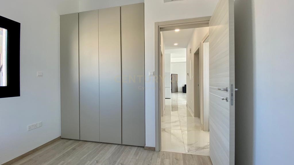 3 bedrooms Apartment in Germasogeia, Limassol, Cyprus No. 55801