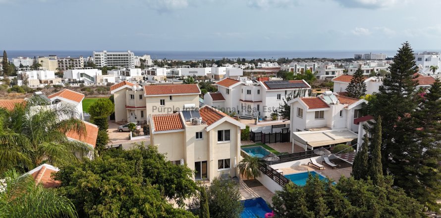 3 bedrooms Villa in Protaras, Ammochostos,  No. 39249