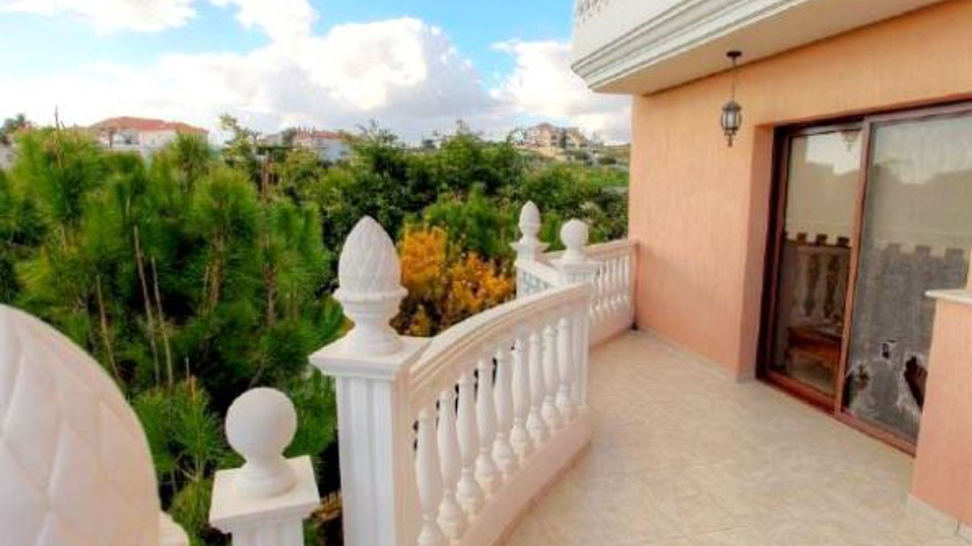 5 bedrooms Villa in Limassol, Cyprus No. 25631