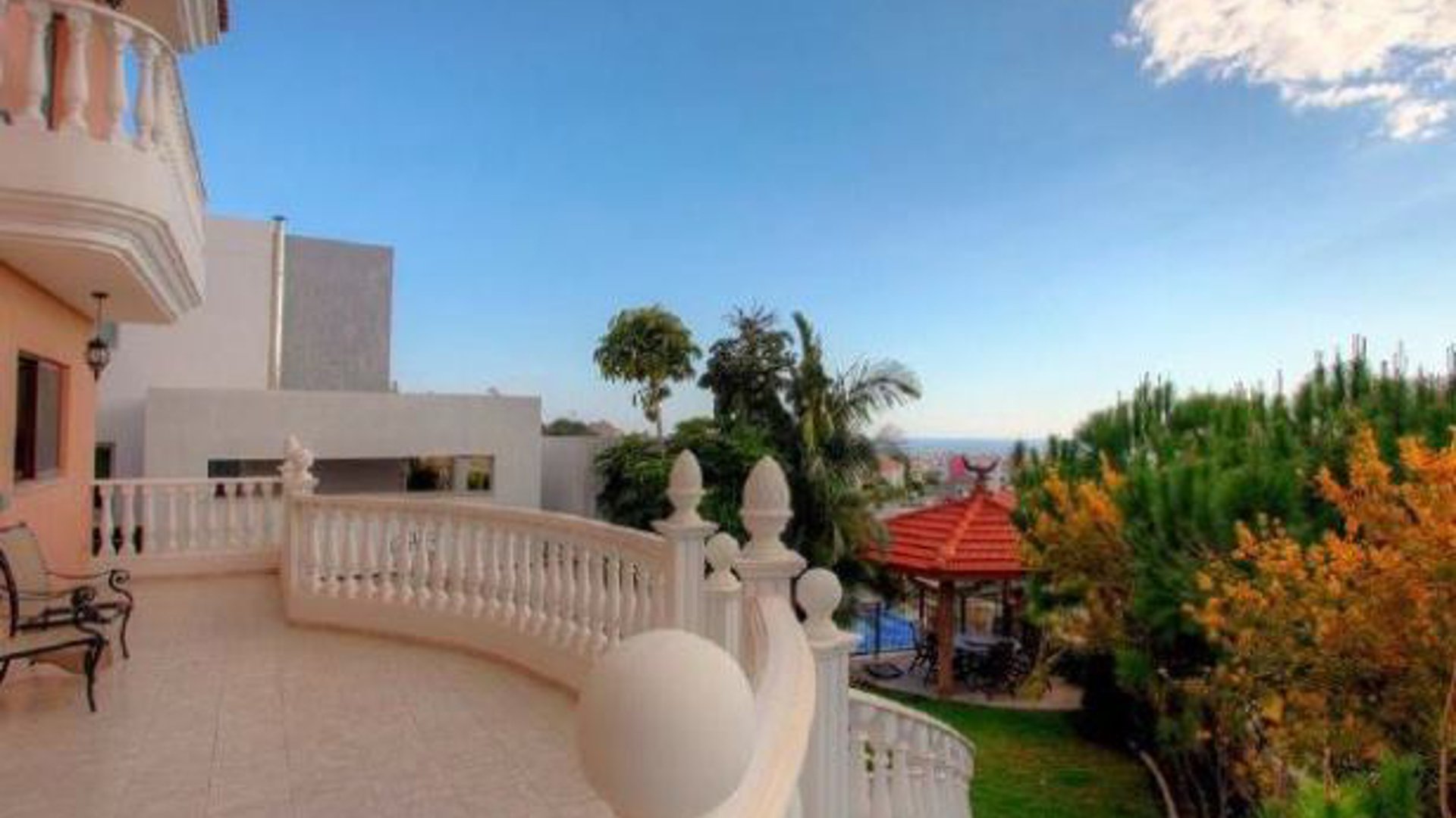 5 bedrooms Villa in Limassol, Cyprus No. 25631