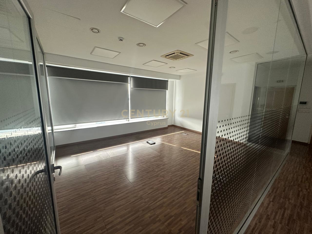 200m2 Oficina en Limassol, Chipre No. 53982