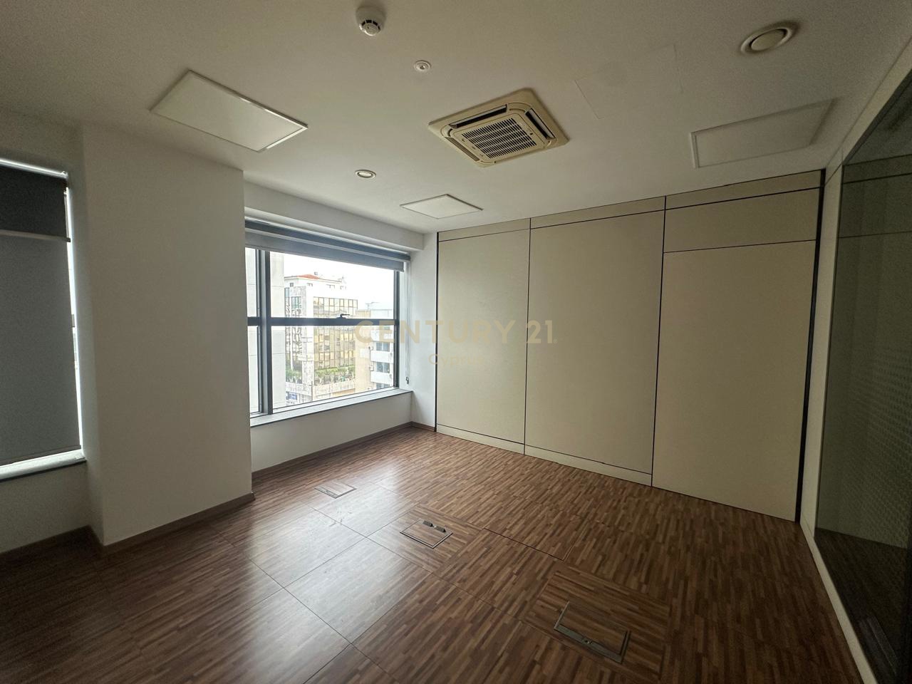 200m2 Oficina en Limassol, Chipre No. 53982