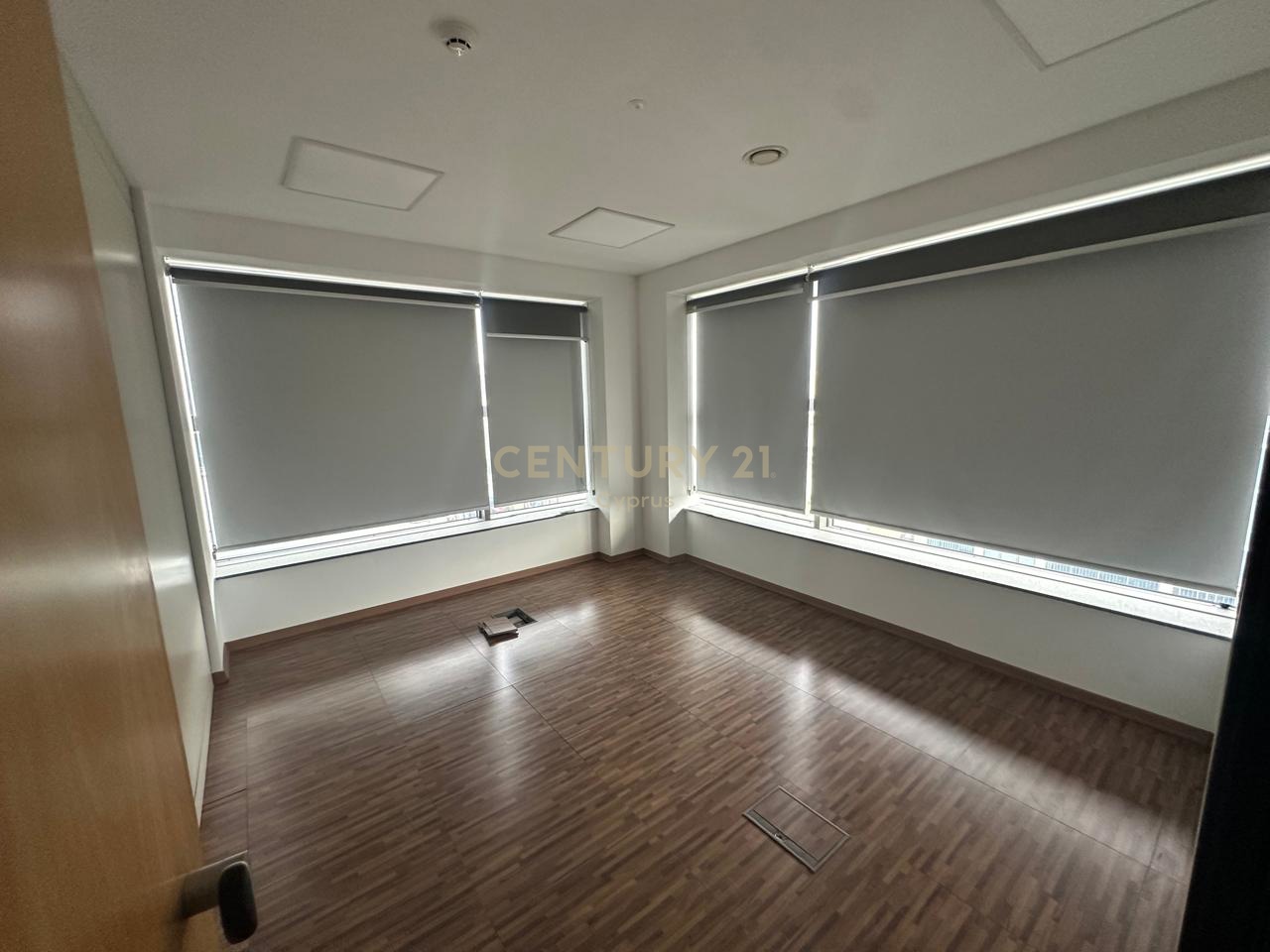 200m2 Oficina en Limassol, Chipre No. 53982