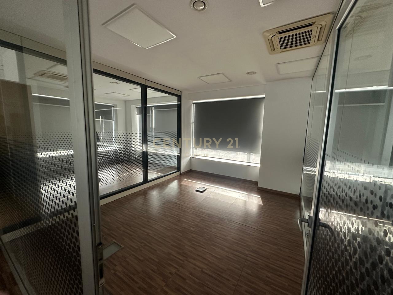 200m2 Oficina en Limassol, Chipre No. 53982