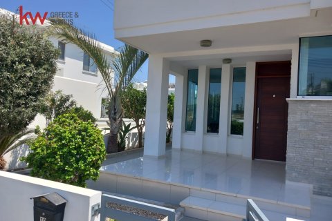 4 bedrooms Villa in Livadia, Larnaka,  No. 40247 18
