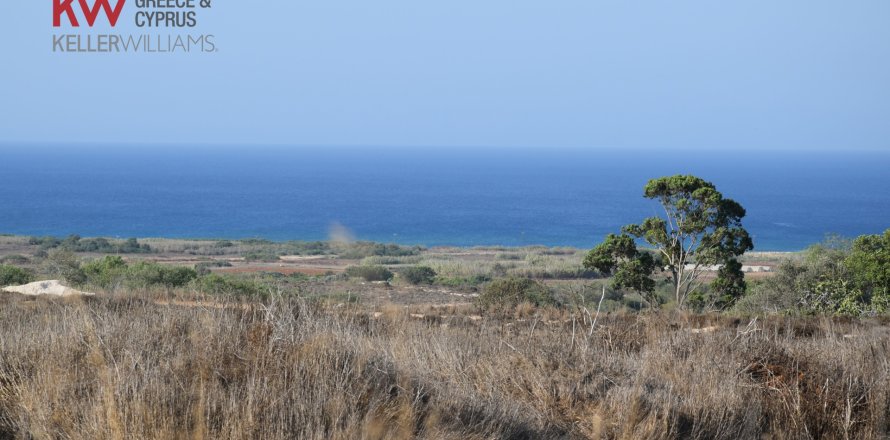 Земельный участок 7200м2 в Паралимни, Аммохостос,  № 40242