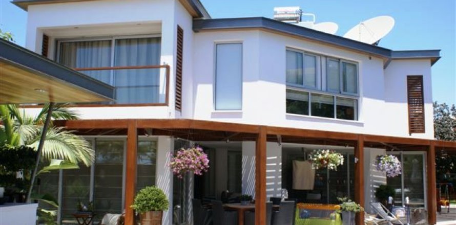 3 chambres Villa à Limassol,  No. 49640