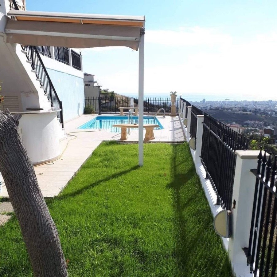 4 bedrooms Villa in Limassol, Cyprus No. 6336