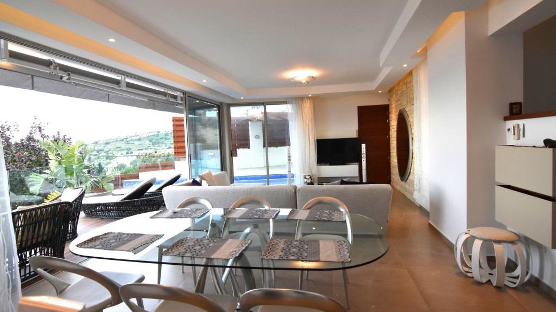 5 bedrooms Villa in Limassol, Cyprus No. 26187