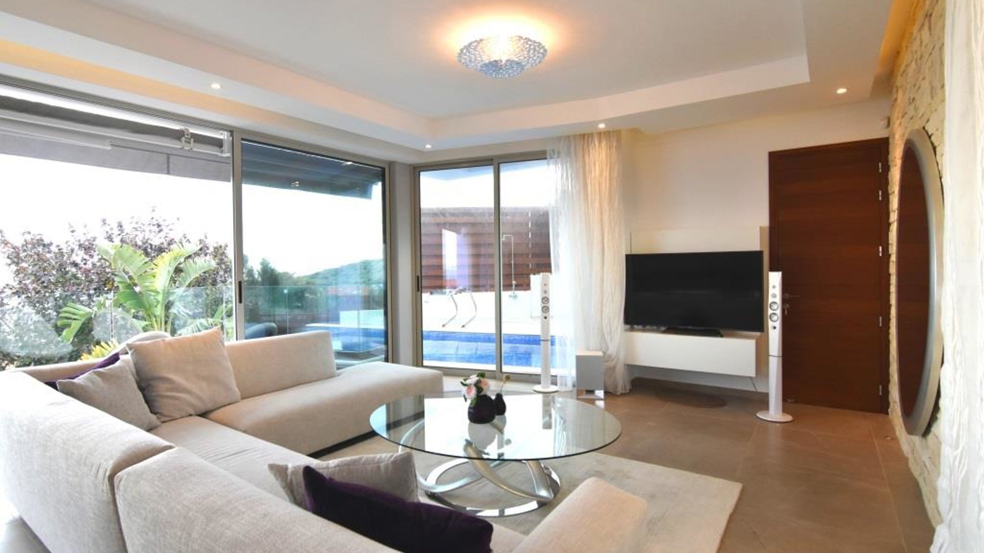 5 bedrooms Villa in Limassol, Cyprus No. 26187