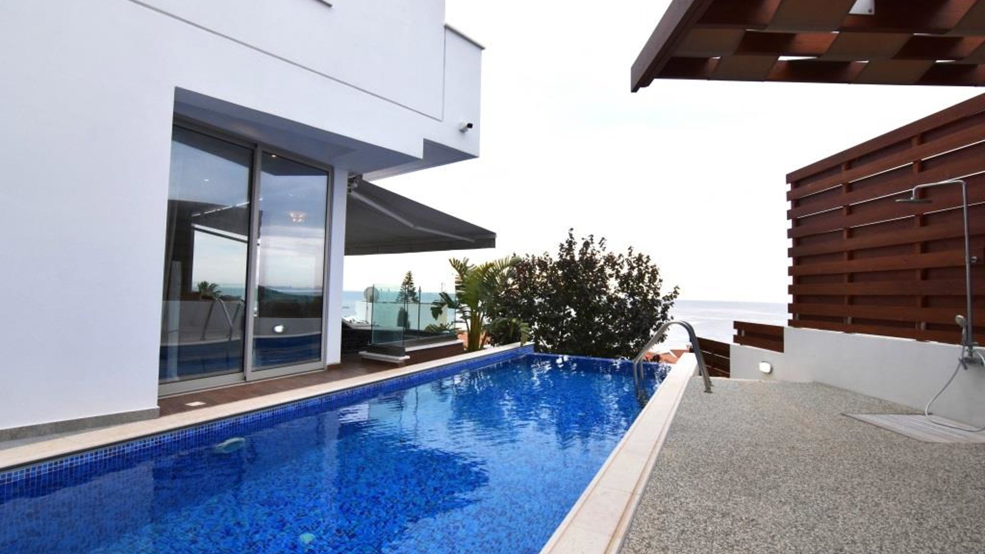 5 bedrooms Villa in Limassol, Cyprus No. 26187