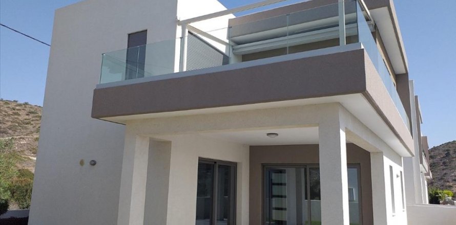 Вилла с 4 спальнями в Лимассол, Лимасол,  № 38647