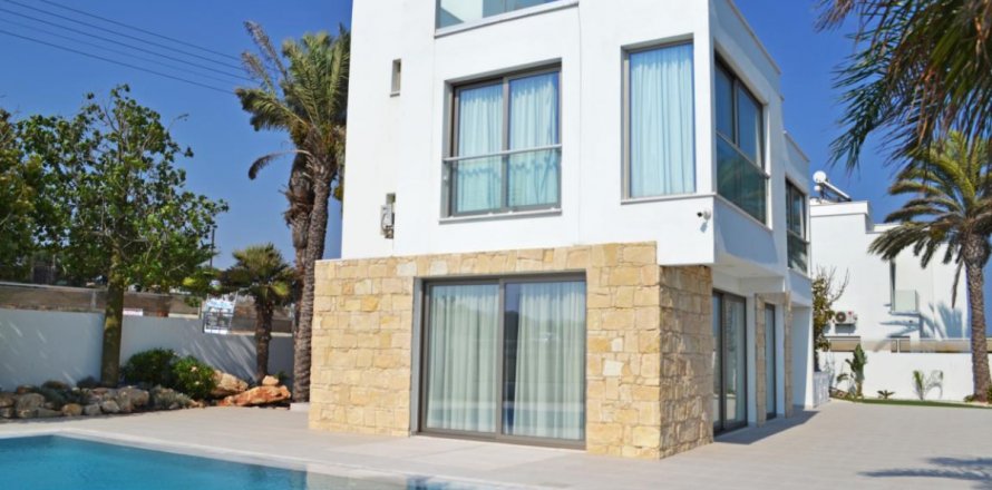 Вилла с 3 спальнями в Ларнака,  № 38644