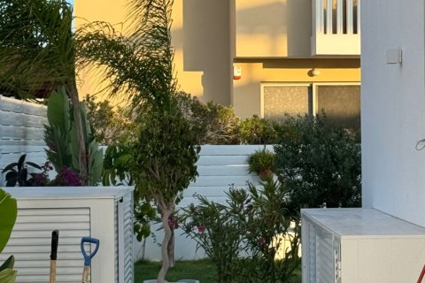 3 bedrooms Villa in Pervolia, Larnaka,  No. 40026 9