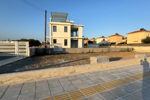 3 bedrooms Villa in Pervolia, Larnaka,  No. 40026 3