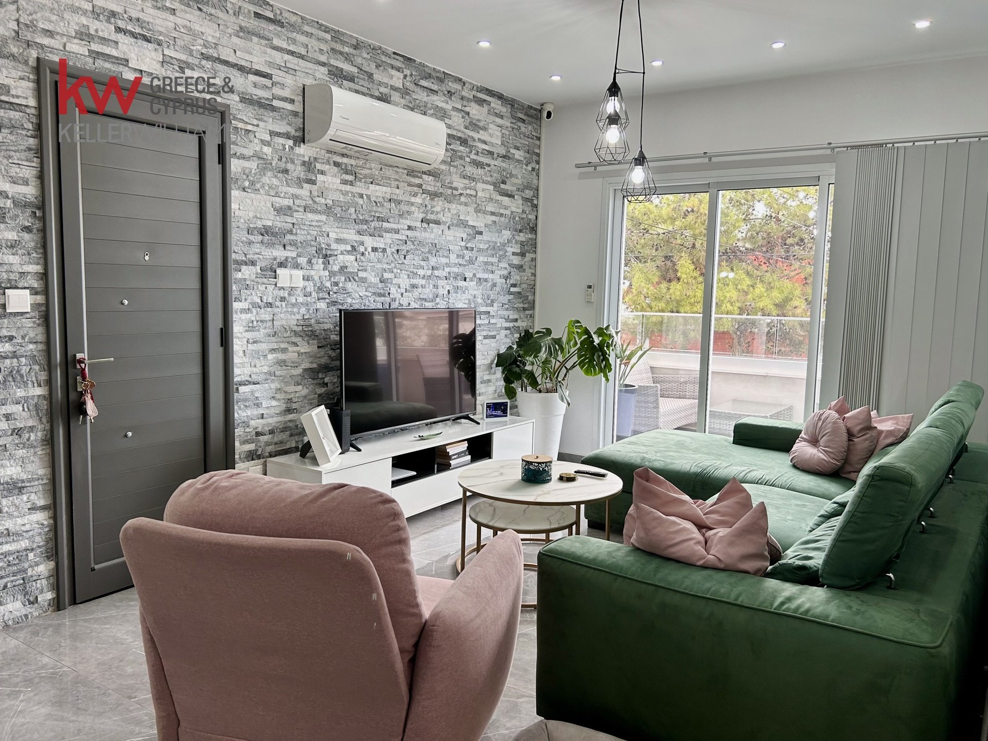 3 bedrooms Townhouse in Limassol, Cyprus No. 40027