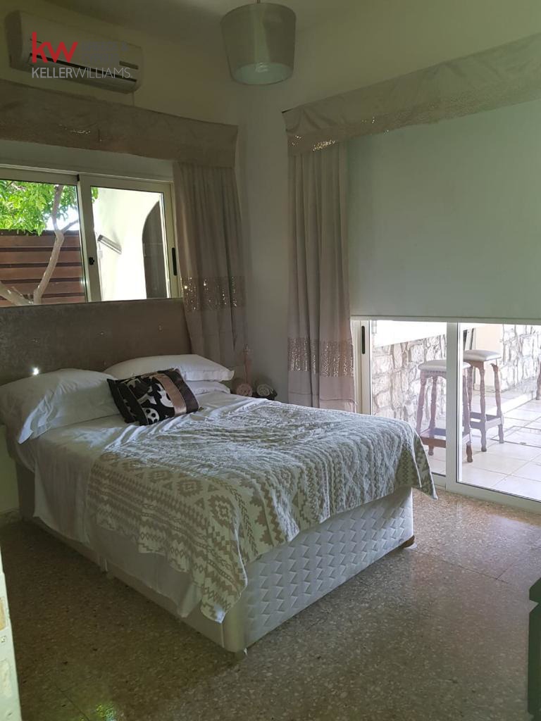 5 bedrooms Townhouse in Kiti, Larnaka, Cyprus No. 40029