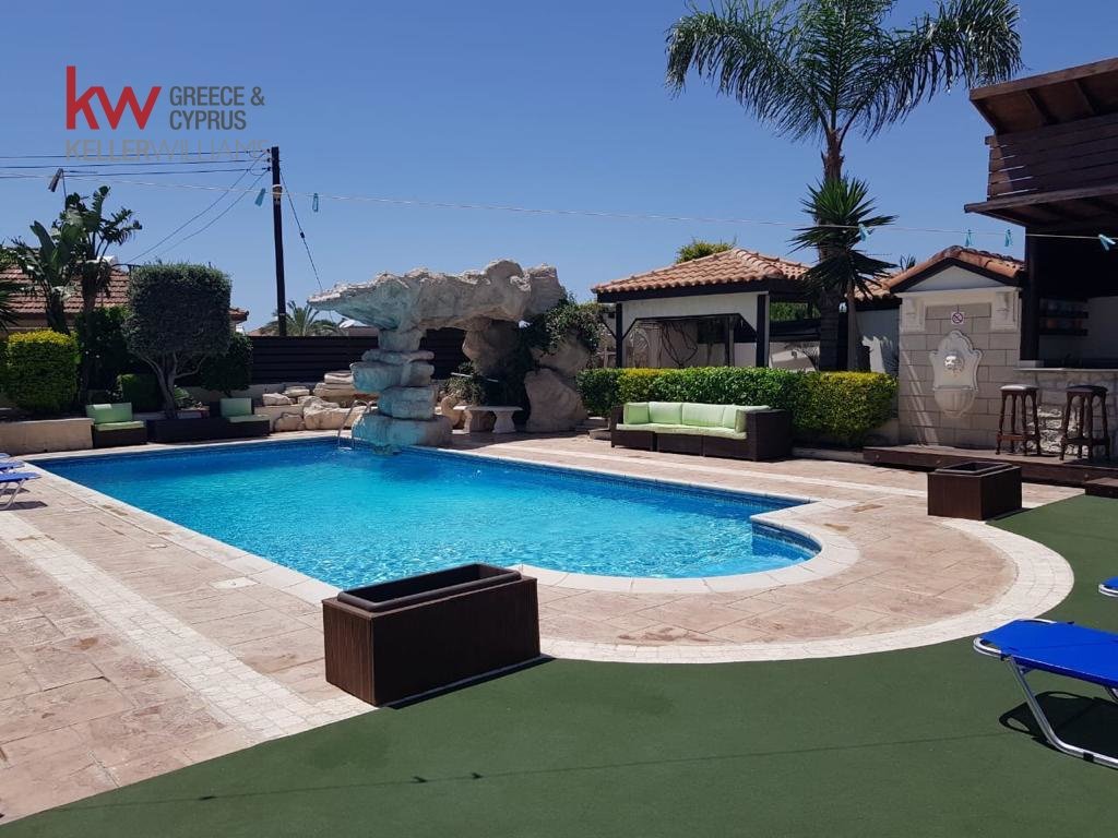 5 bedrooms Townhouse in Kiti, Larnaka, Cyprus No. 40029