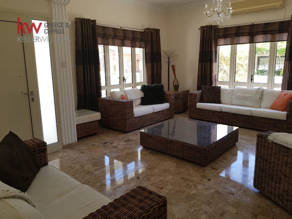 5 bedrooms Townhouse in Kiti, Larnaka, Cyprus No. 40029