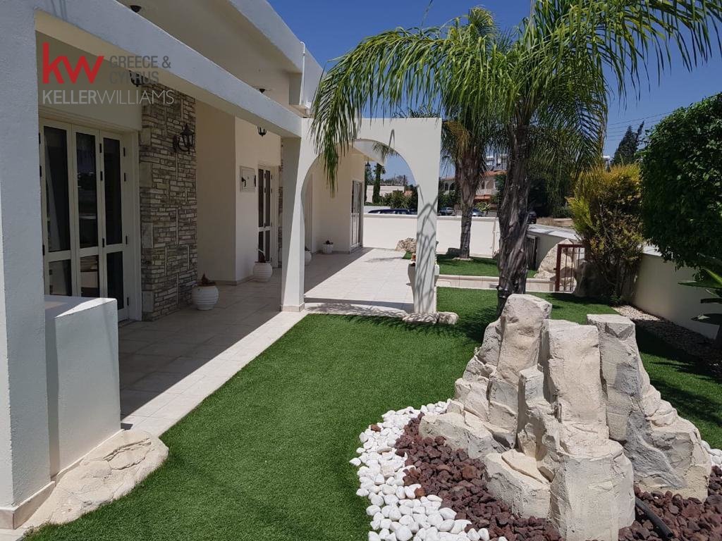 5 bedrooms Townhouse in Kiti, Larnaka, Cyprus No. 40029