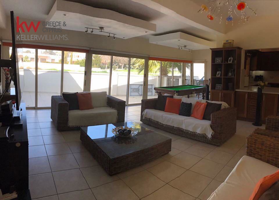 5 bedrooms Townhouse in Kiti, Larnaka, Cyprus No. 40029