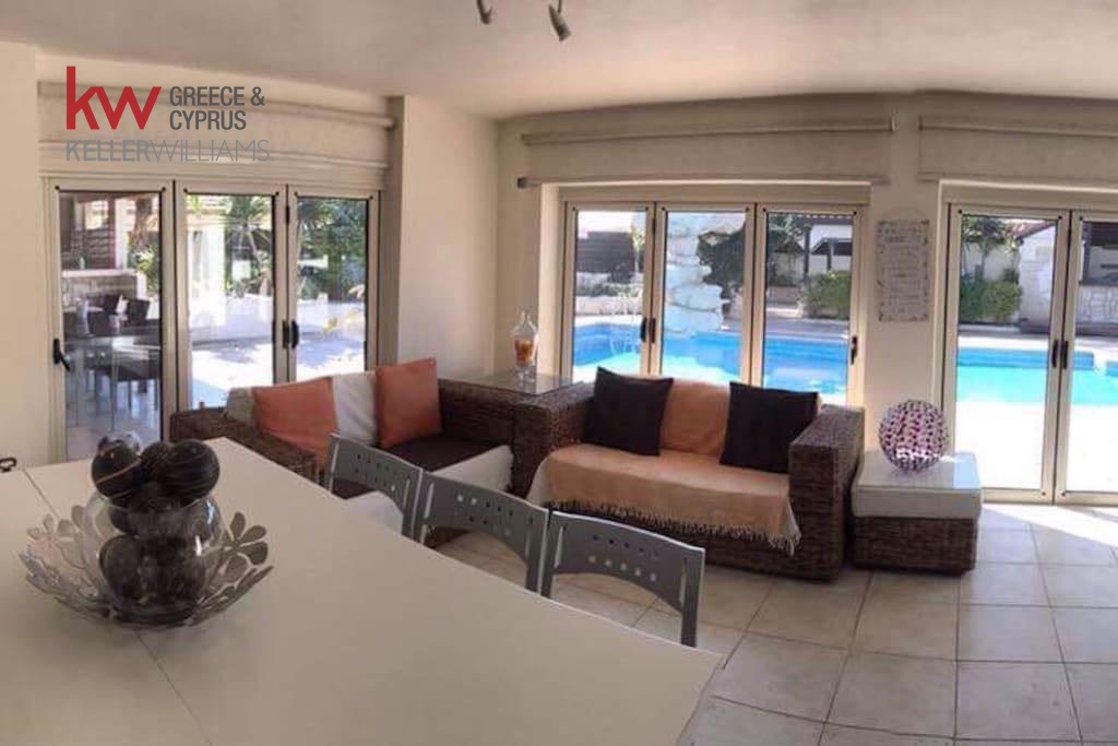 5 bedrooms Townhouse in Kiti, Larnaka, Cyprus No. 40029