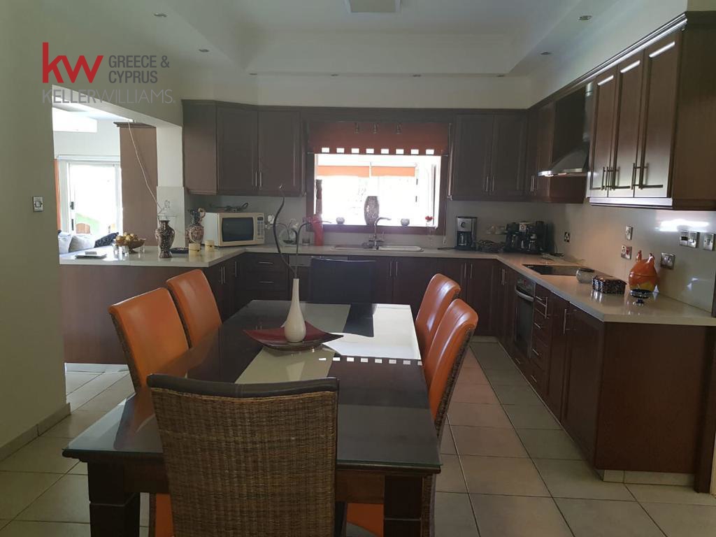 5 bedrooms Townhouse in Kiti, Larnaka, Cyprus No. 40029